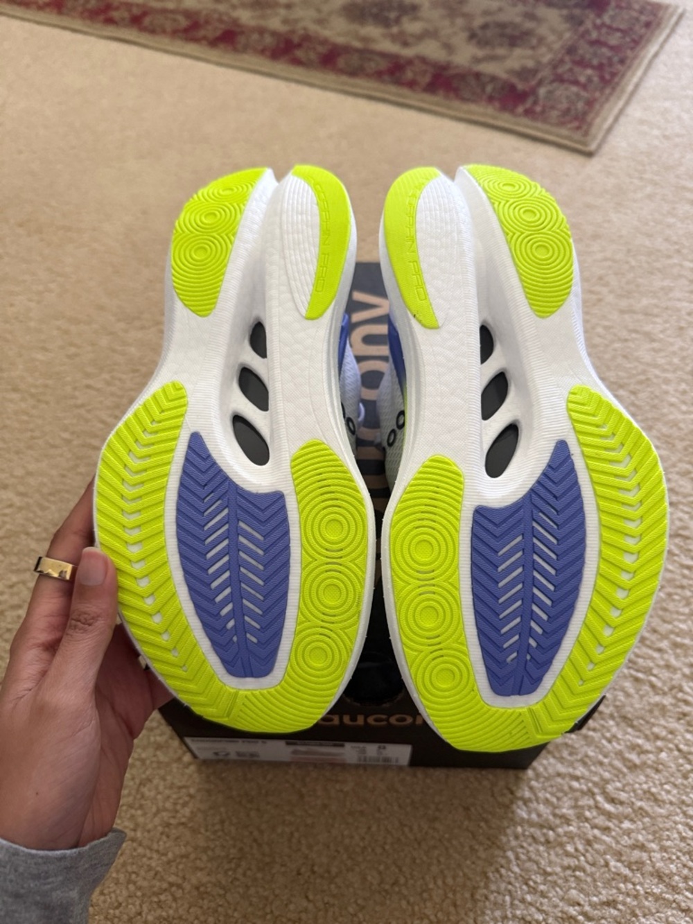 Saucony Women’s Endorphin Pro 5 - Picture 4 of 5